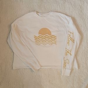 pura vida Long Sleeve T-shirt. Size M